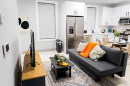 City Adventure-Quick NYC Access-2BR-Free Parking