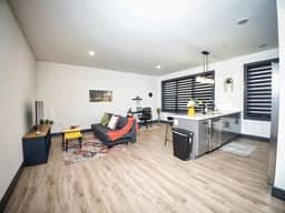 Great Location-20 Mins to NYC-Free Indoor Parking