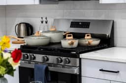 Modern 2BR • Quick NYC Access + Free Parking