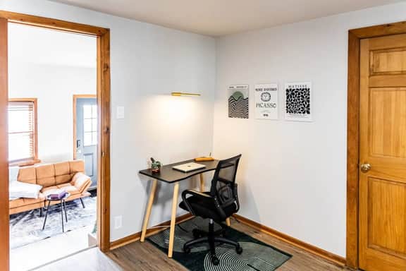 Charming 2BR Near NYC, MetLife & Hackensack Hosp.