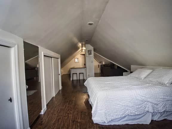 Comfy 3rd Floor Studio Near NYC