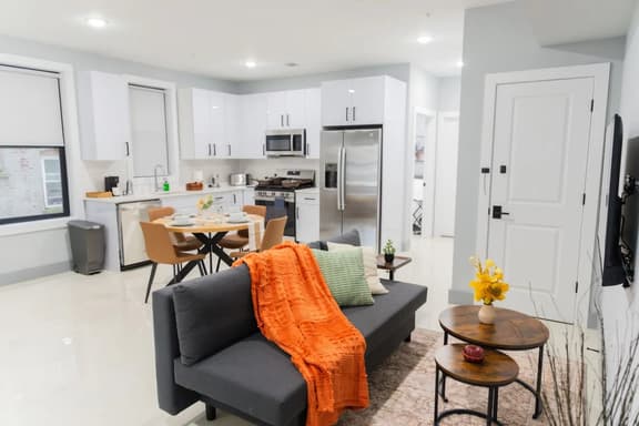 Easy Access to Times Square w/ Free Indoor Parking