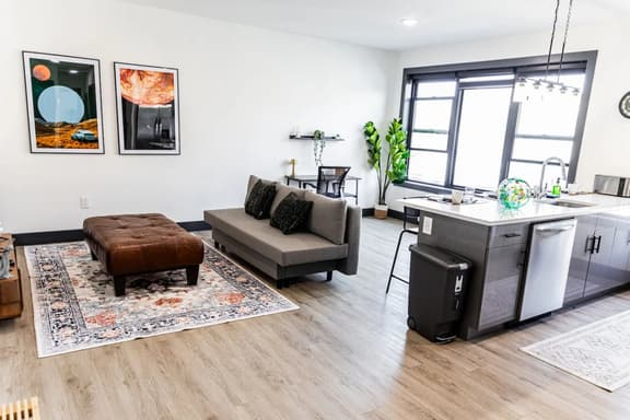 Unbeatable Location:25 min to Times Square+Parking